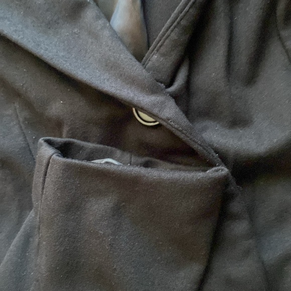 Forever 21 black blazer - Picture 3 of 3